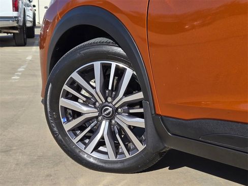 Used 2024 Nissan Kicks SV image 30