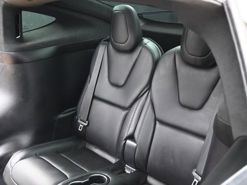 Used 2022 Tesla Model X image 37