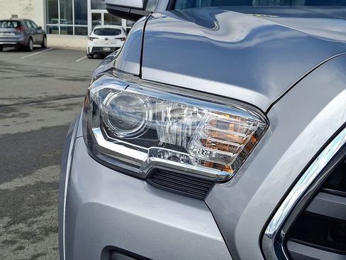 Used 2018 Toyota Tacoma SR5 image 26