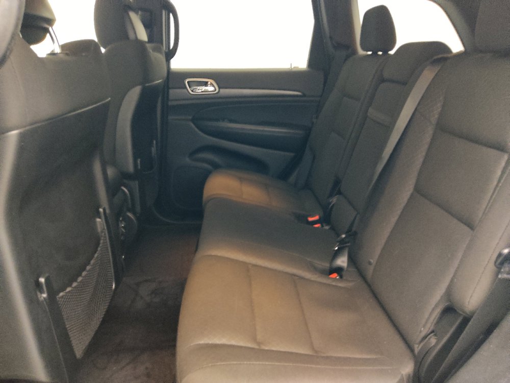 Used 2018 Jeep Grand Cherokee Laredo AWD/4WD image 18