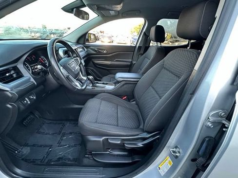 Used 2018 GMC Acadia SLE FWD image 18