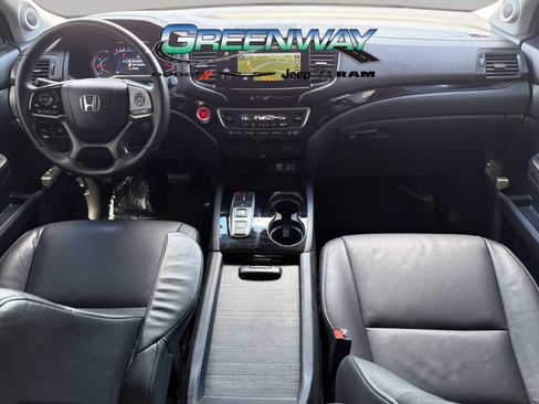 Used 2021 Honda Pilot Touring image 10