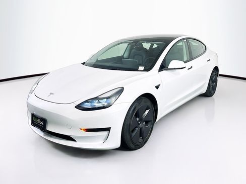 Used 2023 Tesla Model 3 Standard Range RWD image 3