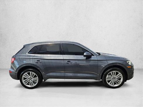 Used 2019 Audi Q5 Prestige w/ Prestige Package AWD/4WD image 4