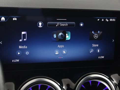 Used 2024 Mercedes-Benz GLA 35 AMG 4MATIC image 39