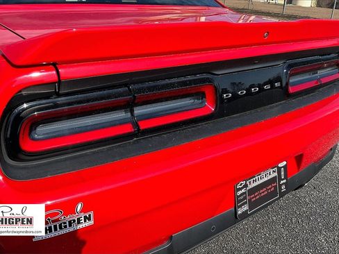 Used 2022 Dodge Challenger GT image 8