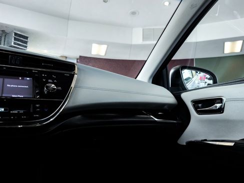 Used 2016 Toyota Avalon Limited w/ Toyota Safety Sense Package image 35