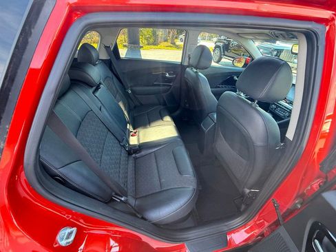 Used 2022 Kia Niro LXS image 30