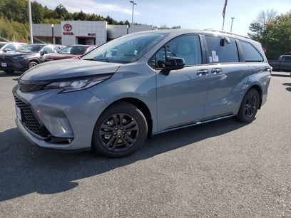 New 2025 Toyota Sienna XSE w/ XSE Plus Package