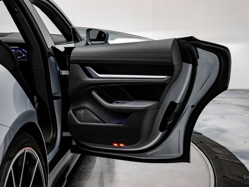 Used 2023 Porsche Taycan Turbo S w/ Premium Package image 86