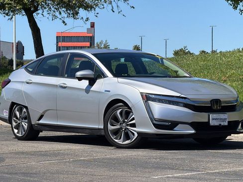 Used 2019 Honda Clarity Plug-In Hybrid image 2