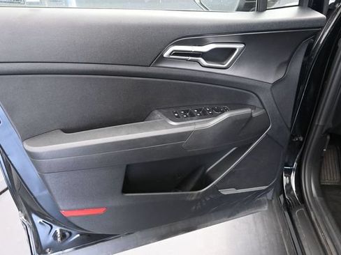 Used 2026 Kia Sportage LX FWD image 16