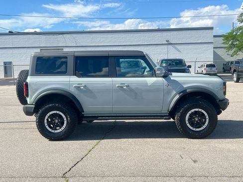 Used 2023 Ford Bronco Outer Banks w/ Sasquatch Package AWD/4WD image 9