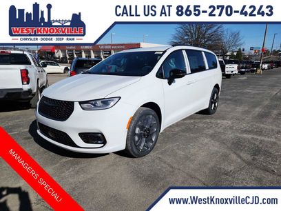 New 2026 Chrysler Pacifica Select