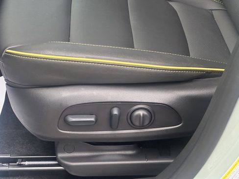 Used 2025 Chevrolet TrailBlazer ACTIV w/ Convenience Package image 17