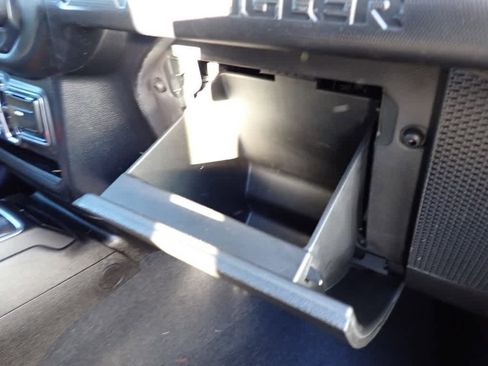 Used 2018 Jeep Wrangler Unlimited Sport S image 27