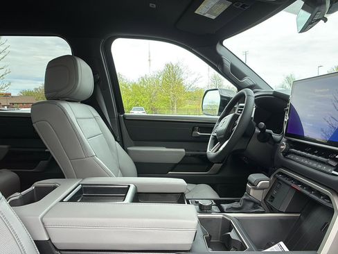 New 2026 Toyota Tundra Limited AWD/4WD image 19