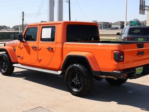 Used 2025 Jeep Gladiator Sport image 5