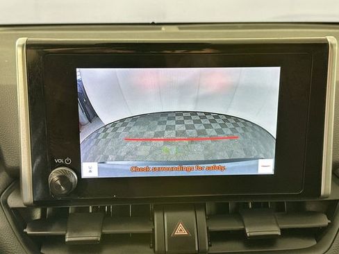 Used 2024 Toyota RAV4 XLE AWD/4WD image 12