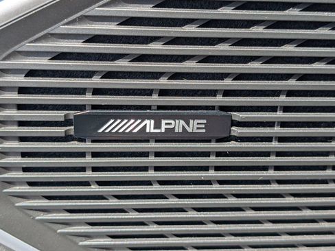 Used 2024 Jeep Wagoneer L Series II RWD image 15