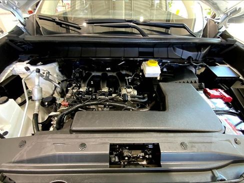 Used 2023 Nissan Pathfinder S image 21