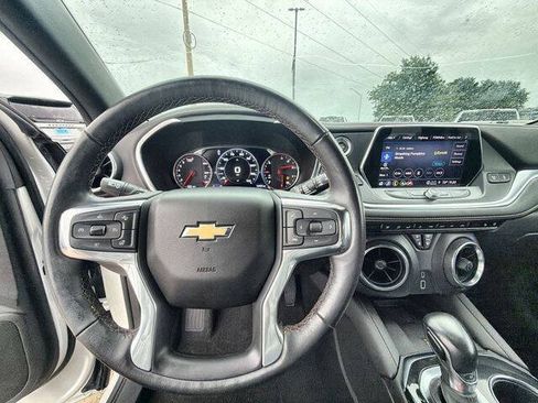Used 2022 Chevrolet Blazer Premier w/ Enhanced Convenience Package FWD image 11
