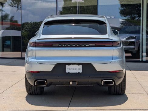 Certified 2025 Porsche Cayenne Coupe image 10