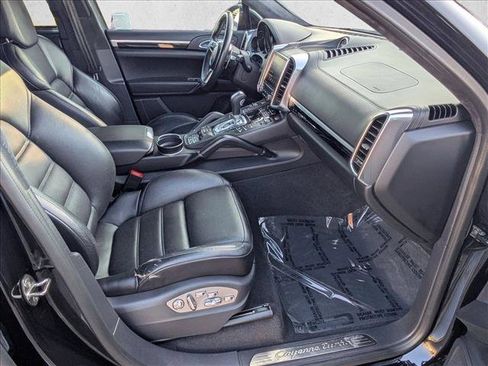 Used 2018 Porsche Cayenne Turbo image 22