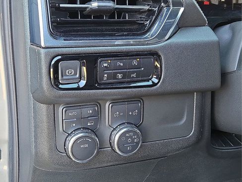 Used 2025 GMC Yukon Denali image 27