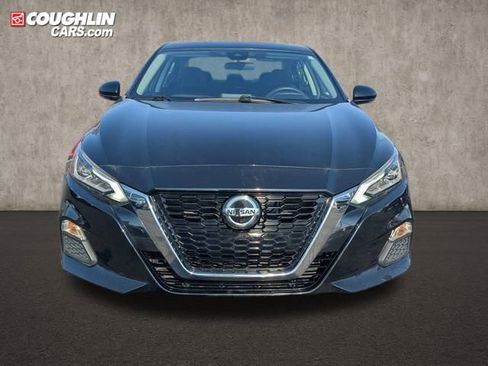 Certified 2021 Nissan Altima 2.5 SV w/ SV Premium Package image 2