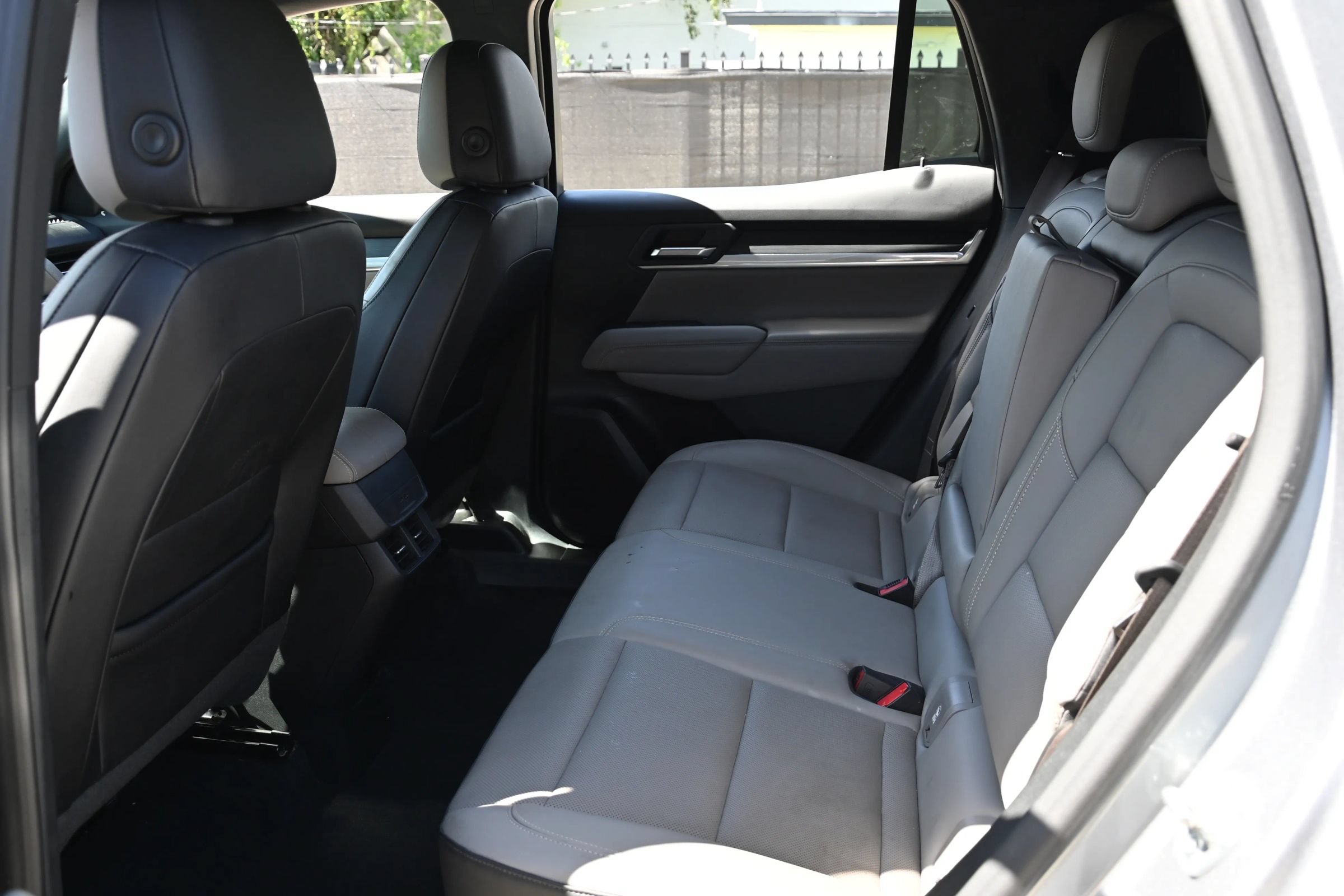 Used 2026 GMC Terrain Elevation w/ Elevation Premium Package FWD image 12