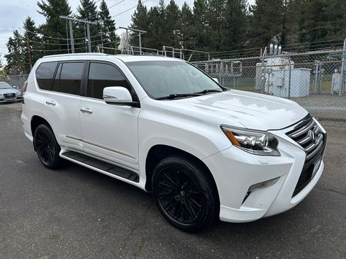 Used 2014 Lexus GX 460 Luxury image 3