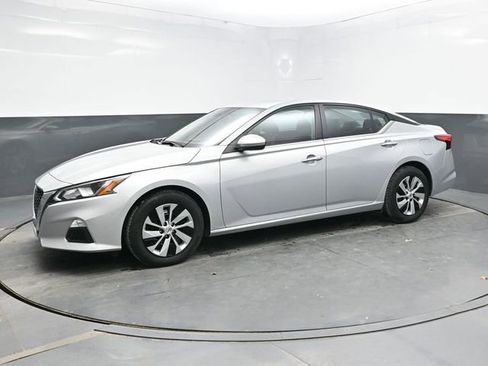 Used 2021 Nissan Altima 2.5 S image 3