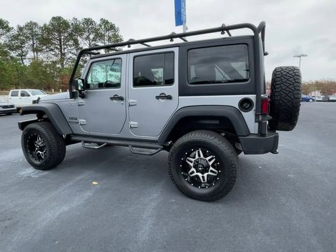 Used 2018 Jeep Wrangler Unlimited Sport S image 6