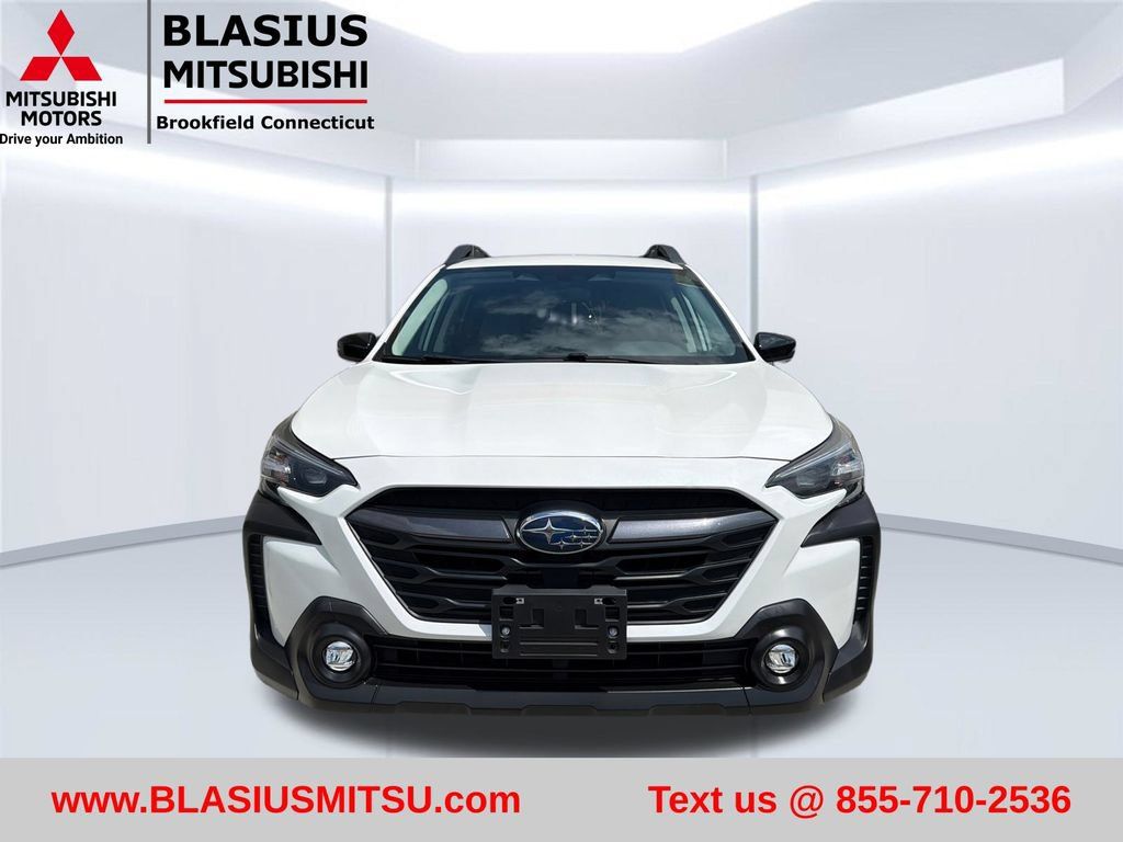Used 2024 Subaru Outback Premium AWD/4WD image 4