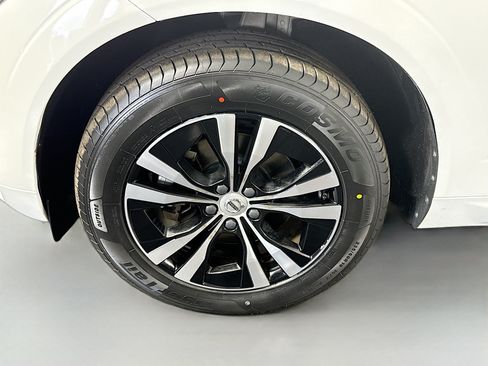 Used 2023 Volvo XC60 B5 Core FWD image 38
