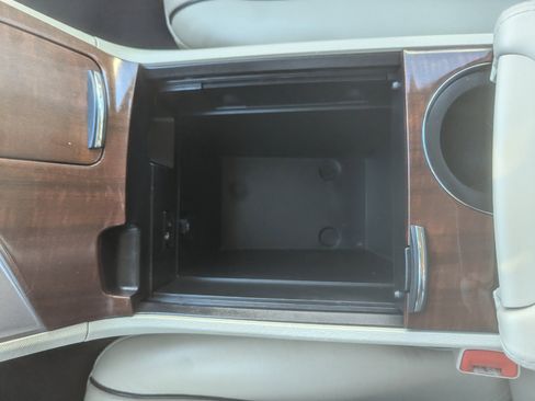 Used 2012 Toyota Venza XLE image 28