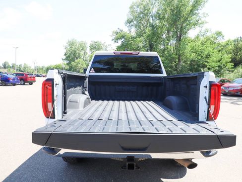Used 2022 GMC Sierra 3500 SLT w/ X31 Off-Road Package AWD/4WD image 5