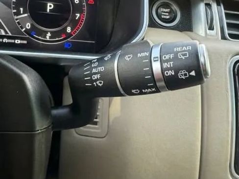 Used 2018 Land Rover Range Rover HSE image 45