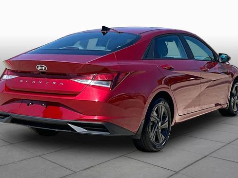 Used 2023 Hyundai Elantra SEL w/ Winter Weather Package FWD image 12
