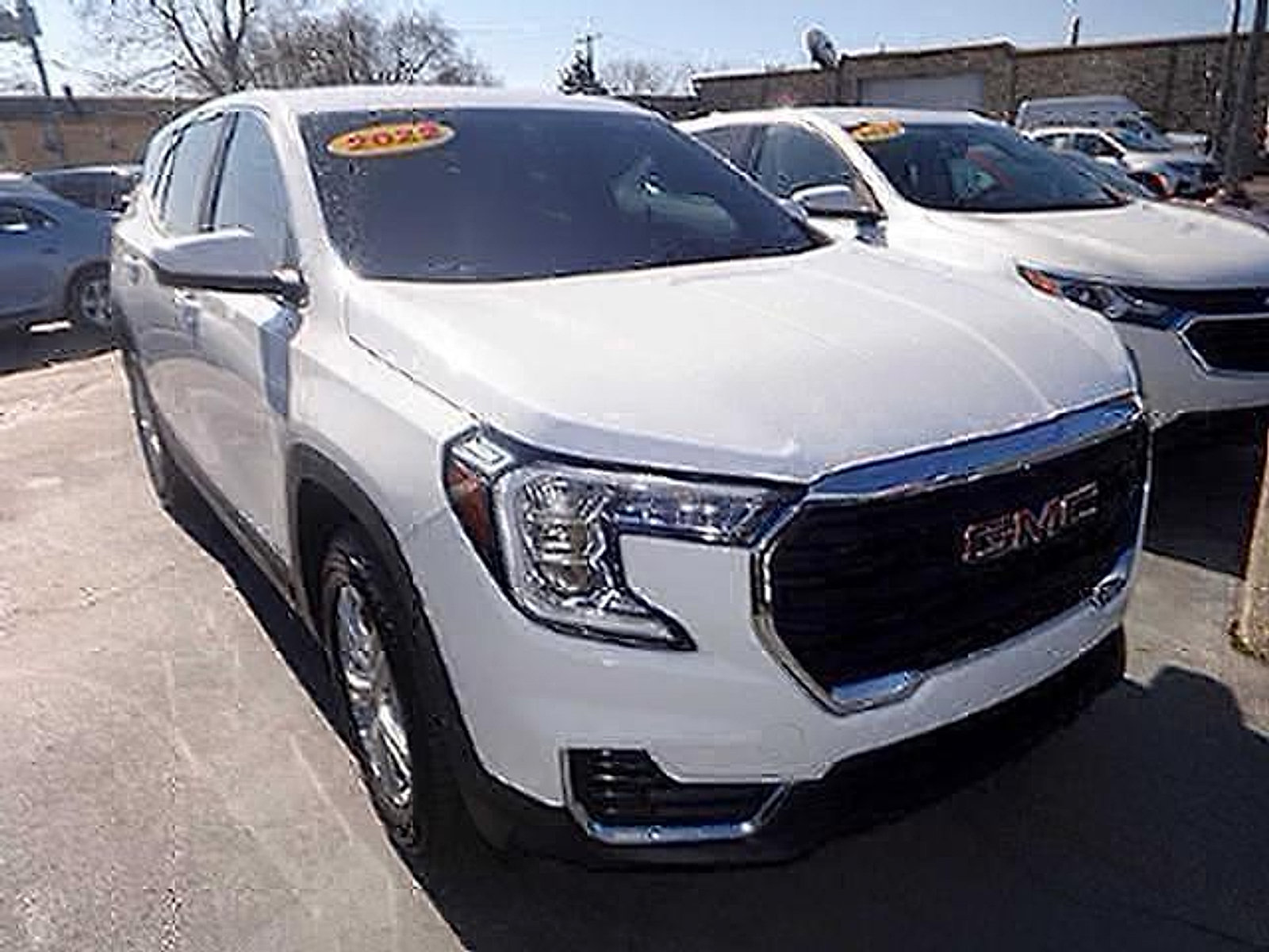 Used 2022 GMC Terrain SLE w/ Fleet Convenience Package AWD/4WD image 1