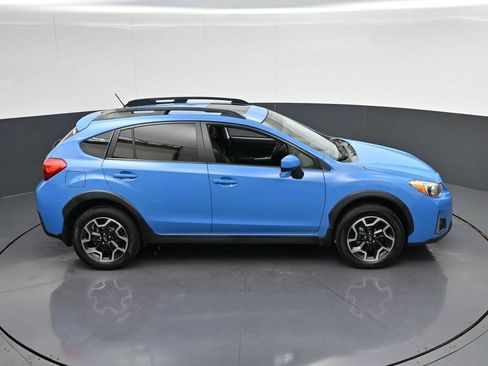 Used 2016 Subaru Crosstrek 2.0i Premium w/ Moonroof Package AWD/4WD image 19