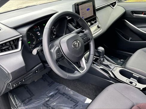 Certified 2023 Toyota Corolla SE w/ SE Package image 17
