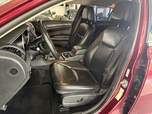 Used 2019 Chrysler 300 Touring L w/ Quick Order Package 22F RWD image 10