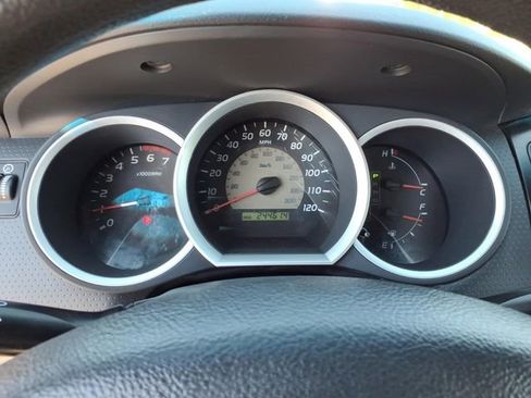 Used 2011 Toyota Tacoma 2WD Regular Cab image 7