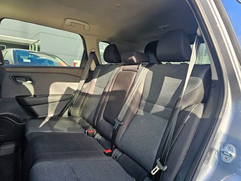 Used 2023 Nissan Rogue SV image 14