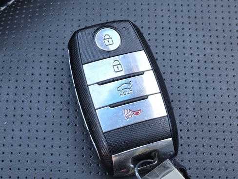 Used 2015 Kia Sorento SX image 33