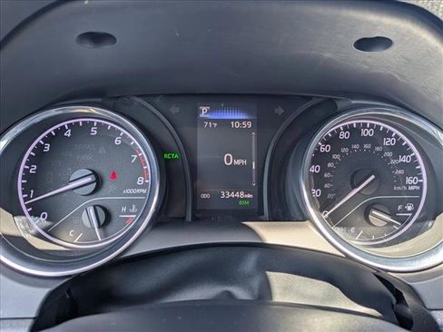 Used 2020 Toyota Camry SE w/ Convenience Package FWD image 11