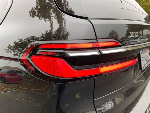 Used 2025 BMW X7 M60i image 30