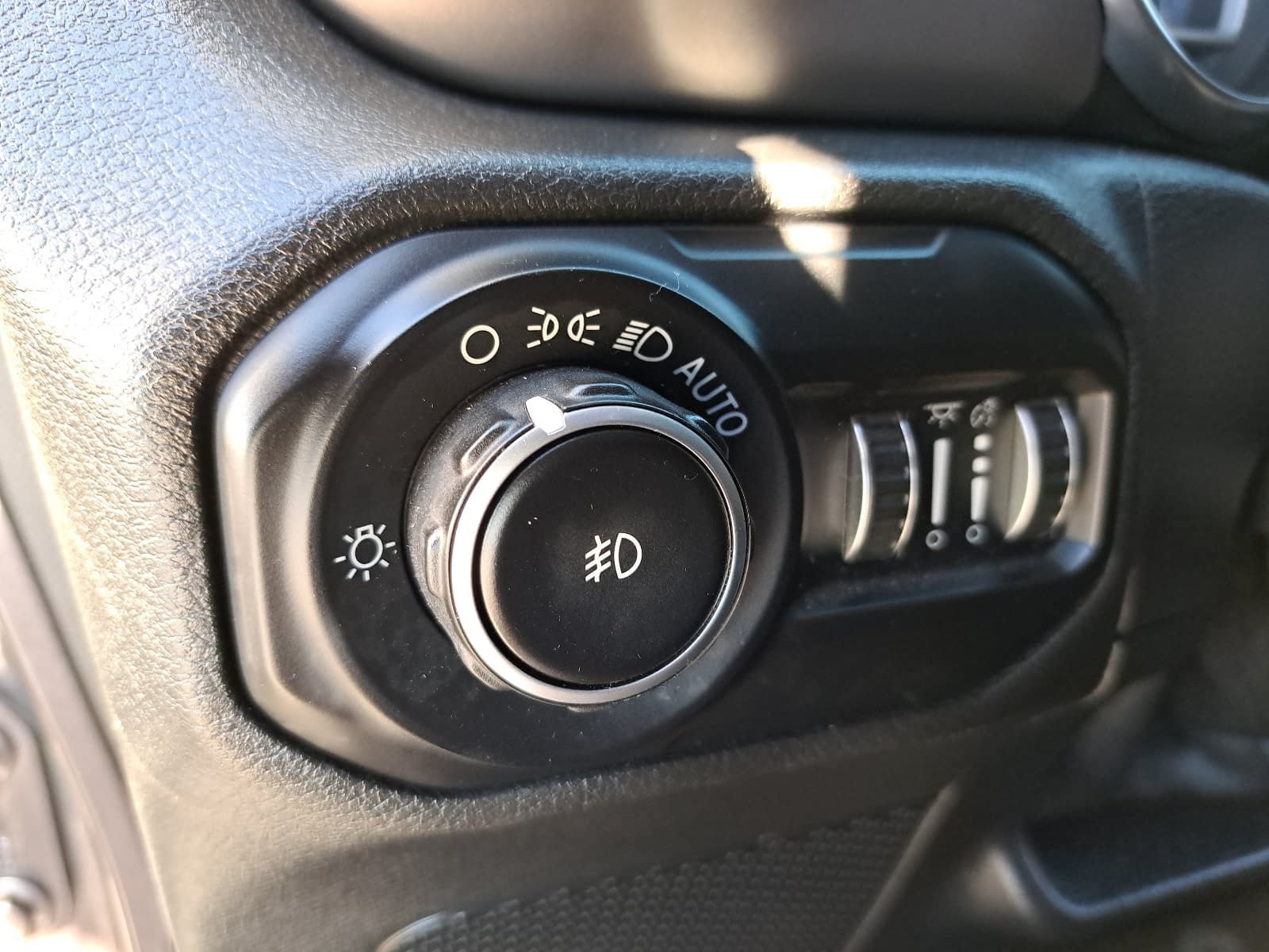 Used 2020 Jeep Wrangler Sport AWD/4WD image 27